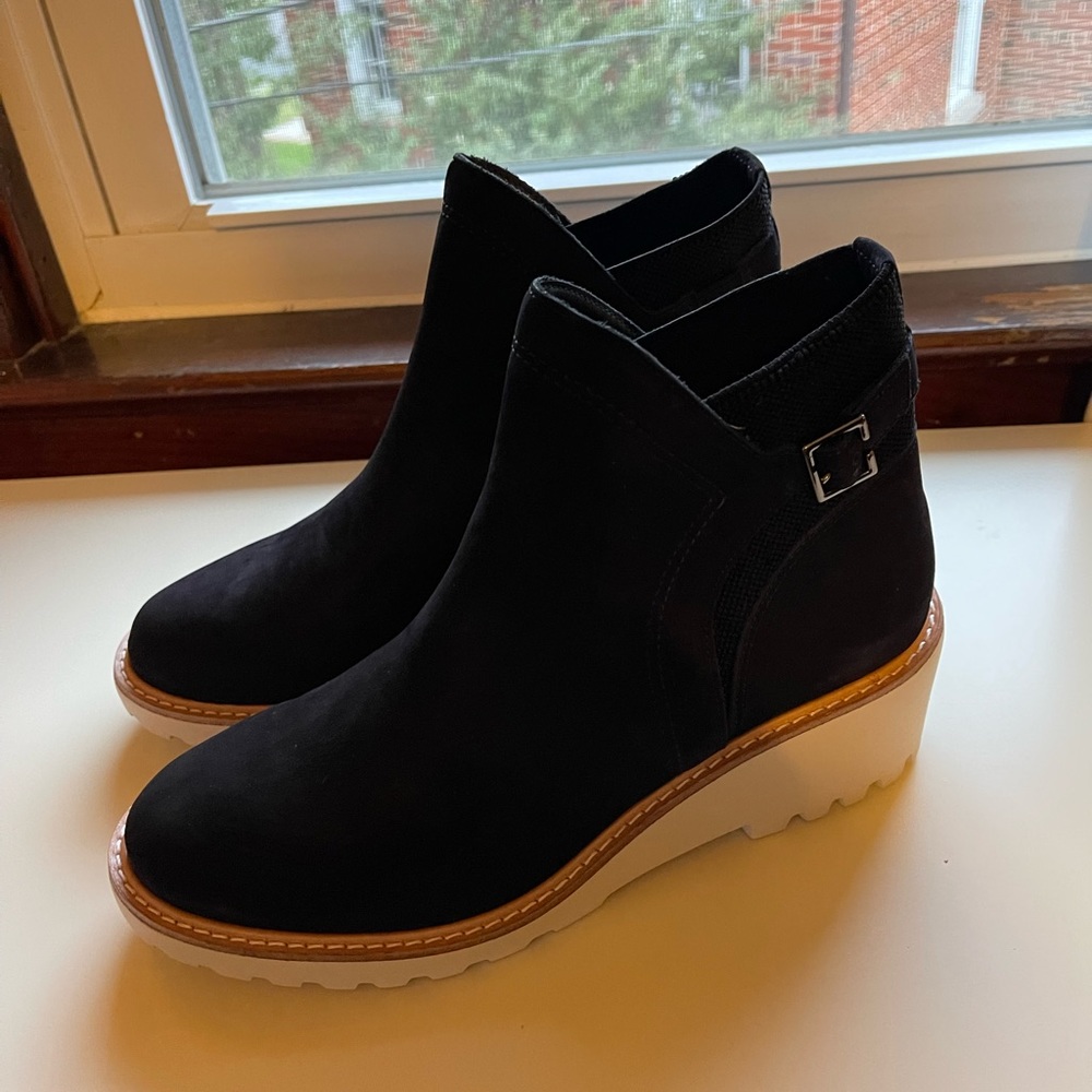 Gianni Bini (GB) Free-Spin Suede Wedge Ankle Boot